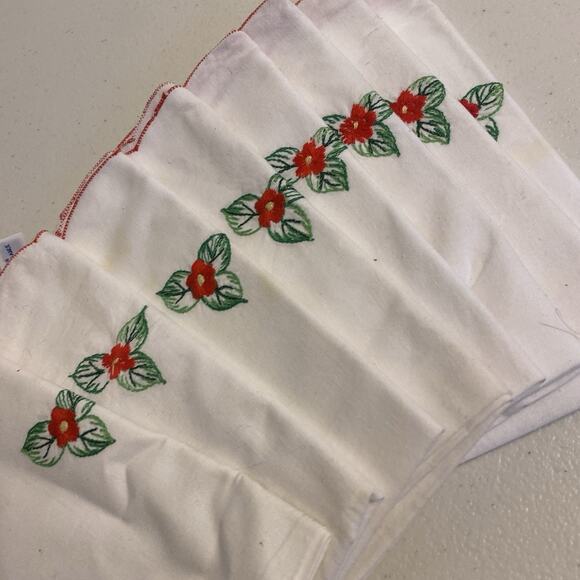 VTG Placemats Holiday Christmas Napkins Cotton Appliqué Flower Embroidery 8pcs - Picture 2 of 10